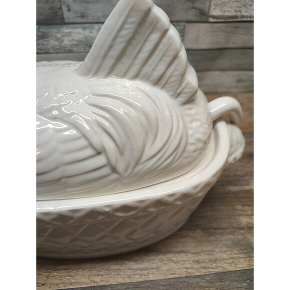 Vintage White Ceramic Hen on a Nest Soup Tureen, Farmhouse Kitchen, Cottagecore - Picture 2 of 16